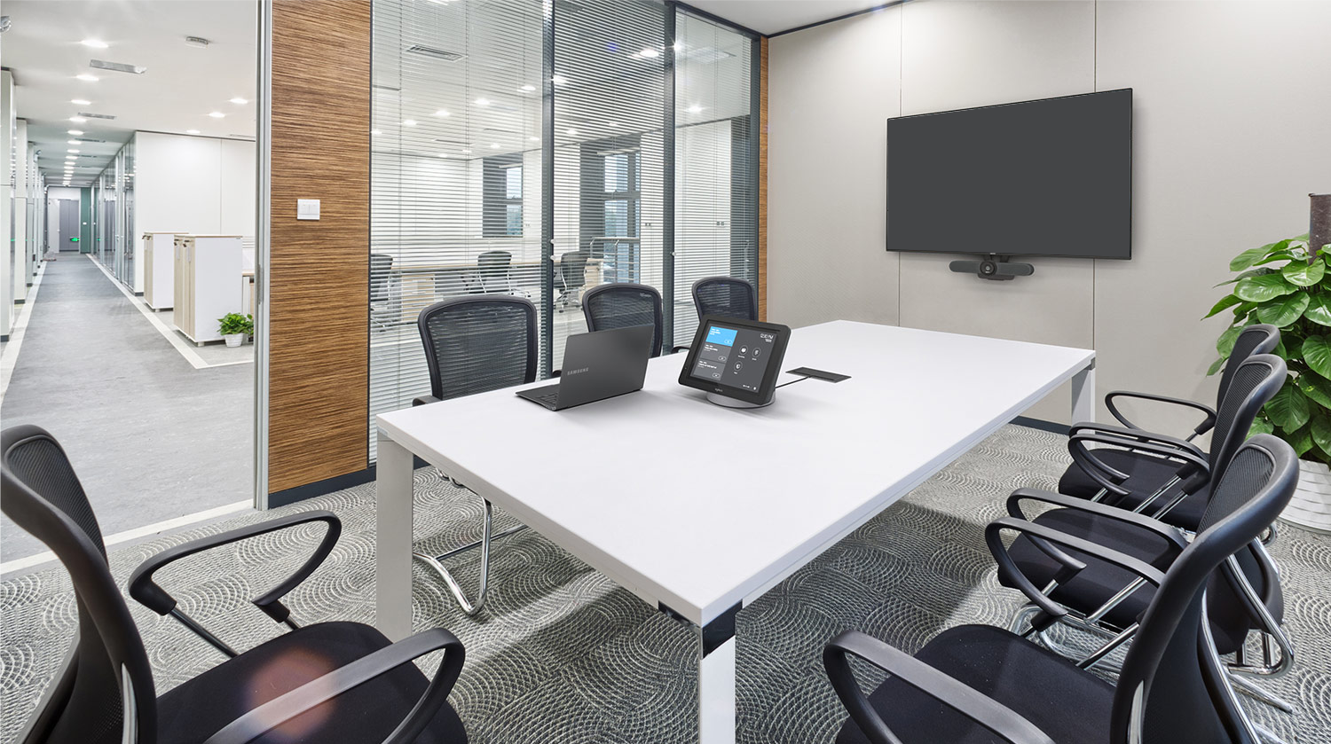 Монтаж звукового оборудования в переговорных комнатах и huddle rooms