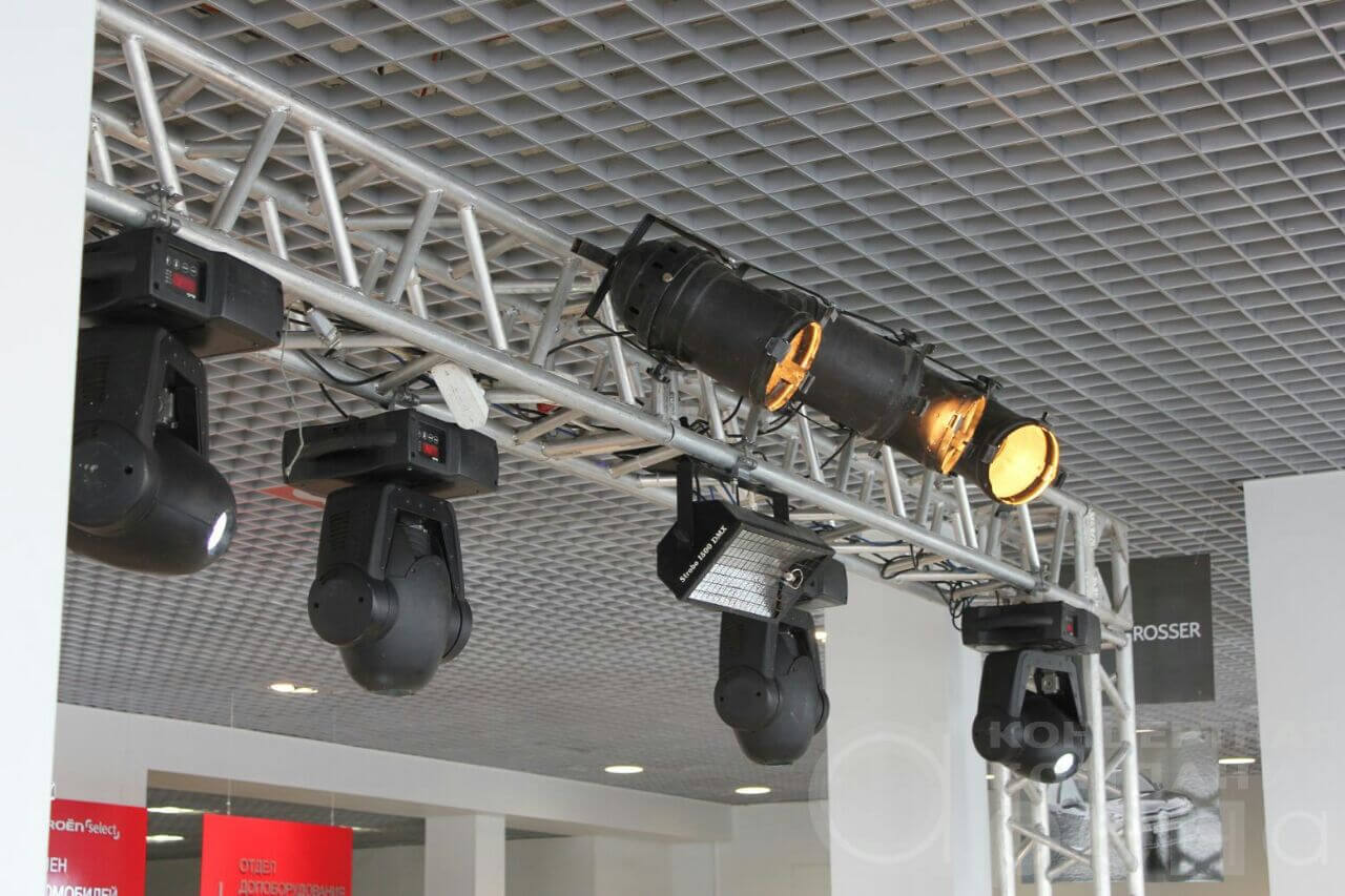 Установка светового оборудования