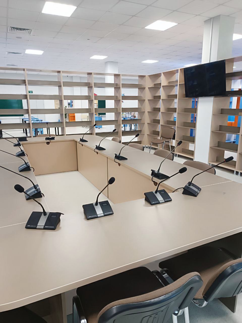 Оснащение переговорной комнаты